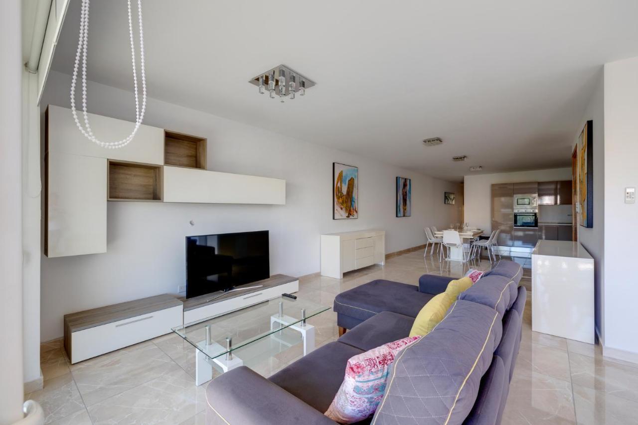 Marvellous 3Br Apartment In Central St Julians Saint Julian's ภายนอก รูปภาพ